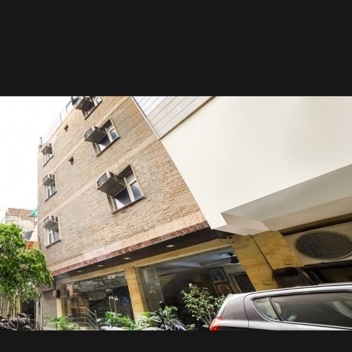 Hotel Mahalaxmi Deluxe 뉴델리 외부 사진