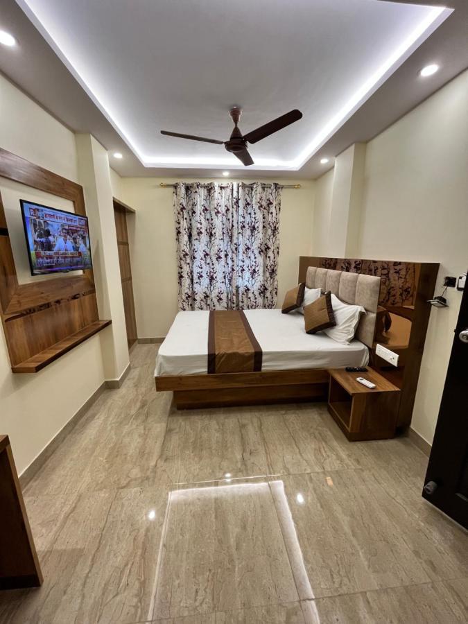 Hotel Mahalaxmi Deluxe 뉴델리 외부 사진