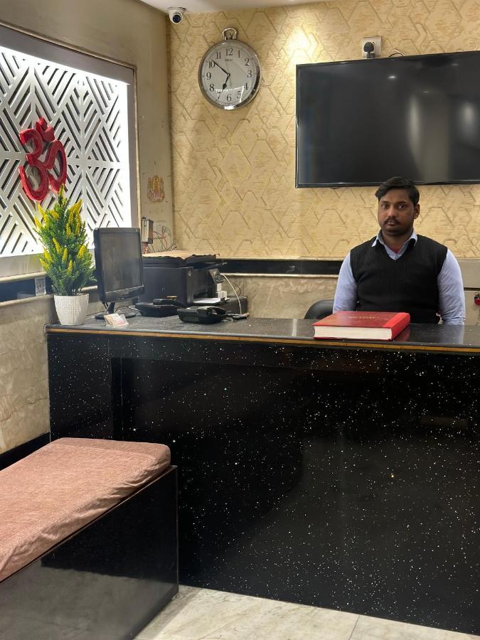 Hotel Mahalaxmi Deluxe 뉴델리 외부 사진