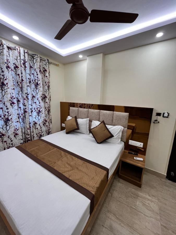 Hotel Mahalaxmi Deluxe 뉴델리 외부 사진