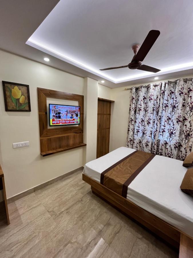 Hotel Mahalaxmi Deluxe 뉴델리 외부 사진